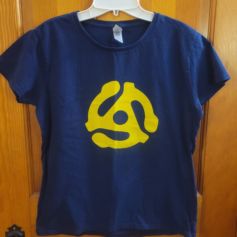 2 WOMEN'S T-SHIRTS